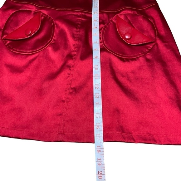 TATYANA Festive Red Poly Blend Satin Faux Leather Pocket Flaps Lined Skirt L - Picture 7 of 10